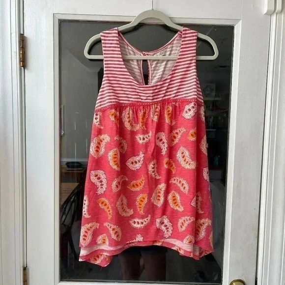 Red Camel Tank - Picture 1 of 4